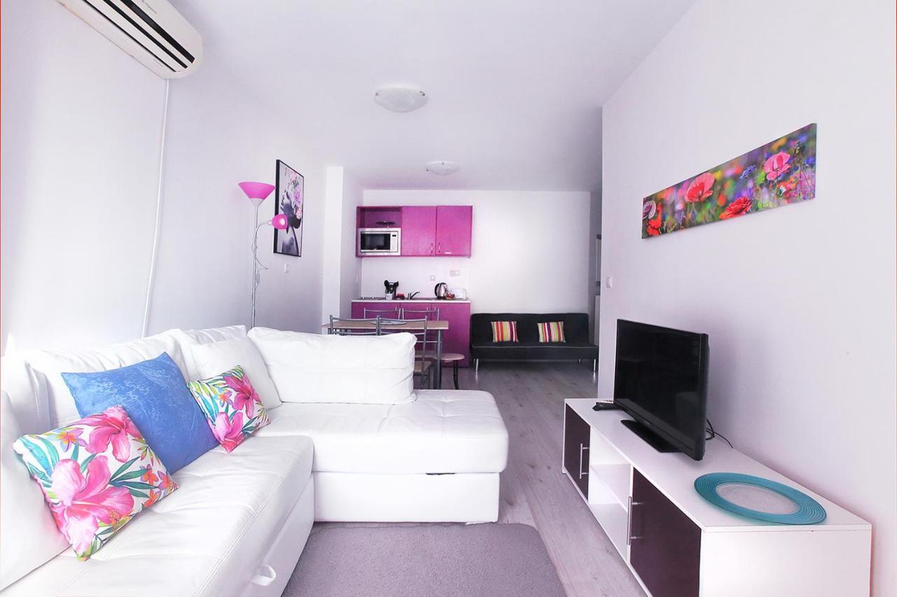 بالشيك Modern Delux Apartments In Flowers&Pool Private Complex المظهر الخارجي الصورة